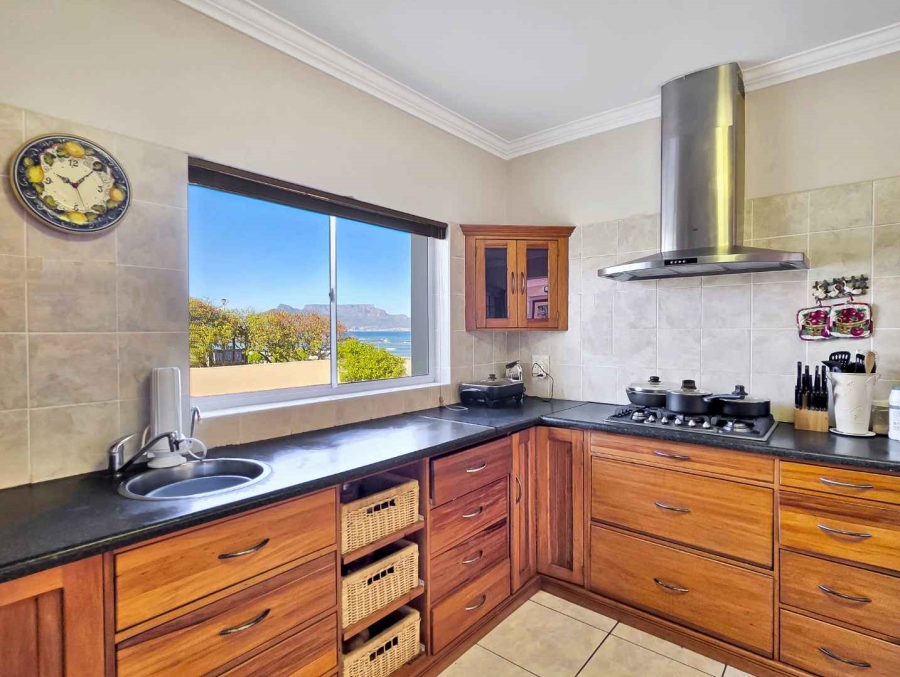 5 Bedroom Property for Sale in Bloubergstrand Western Cape